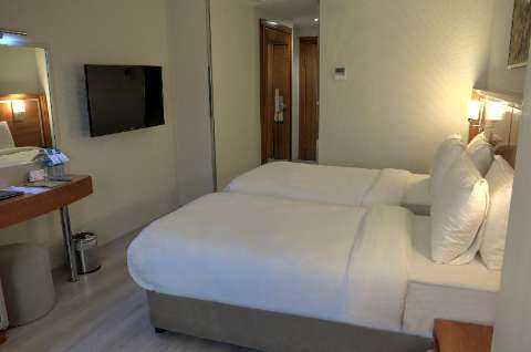 Accommodation - Orka Royal Hotel & Spa - Guest room - ISTANBUL