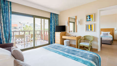 Guest room