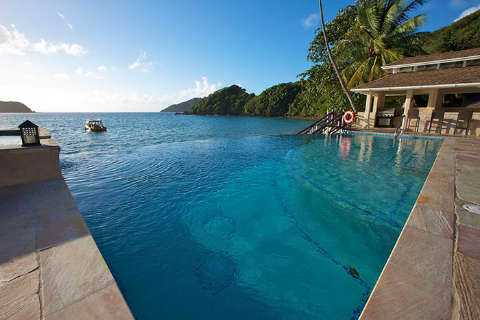 Unterkunft - Blue Waters Inn - Ansicht der Pool - Tobago