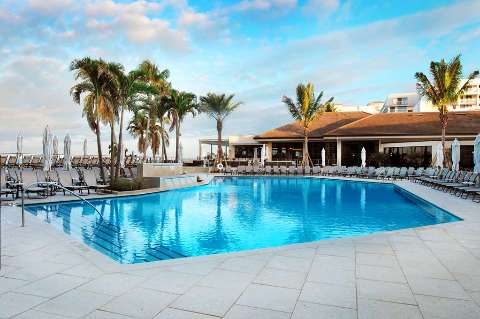 Accommodation - Hilton Marco Island Beach Resort and Spa - Pool view - Marco Island