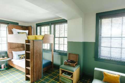 Guest room
