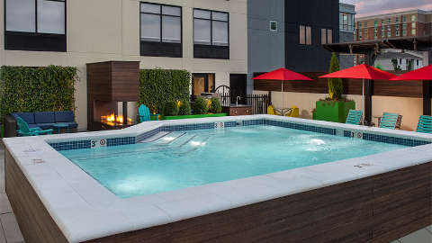 Accommodation -  Tru by Hilton Nashville Downtown Convention Centre - Pool view - Nashville