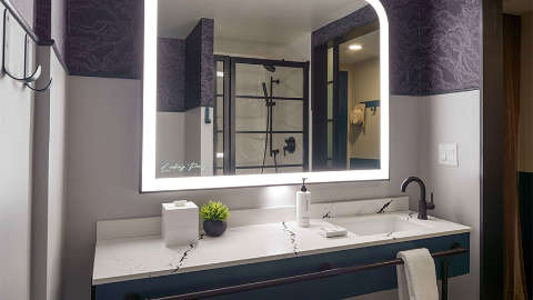 Guest room