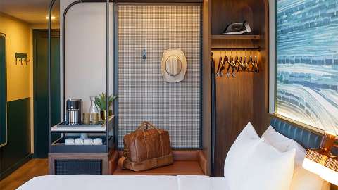 Guest room