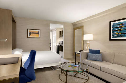 Unterkunft - DoubleTree Suites by Hilton Hotel Boston-Cambridge - Gästezimmer - BOSTON
