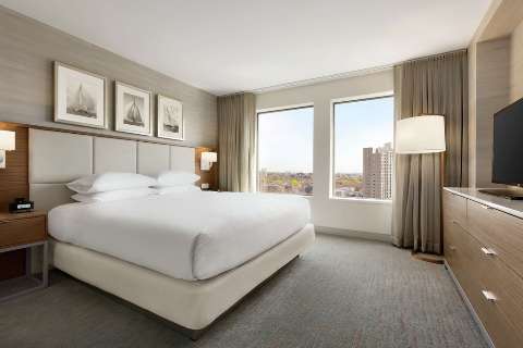 Accommodation - DoubleTree Suites by Hilton Hotel Boston-Cambridge - Guest room - BOSTON