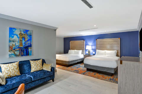 Accommodation - The Cincinnatian Hotel, Curio Collection by Hilton - Guest room - CINCINNATI
