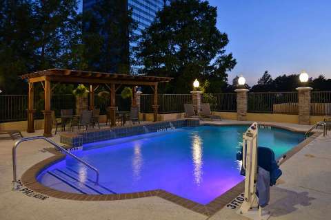Accommodation - Hampton Inn &amp; Suites Dallas Market Center - Pool view - Dallas