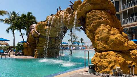 Accommodation - Pink Shell Beach Resort and Marina - Fort Myers