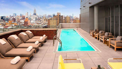 Pernottamento - Hotel Indigo Lower East Side New York - Vista della piscina - New York