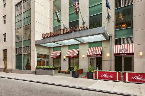 Accommodation - DoubleTree by Hilton New York Downtown - Exterior view - New York