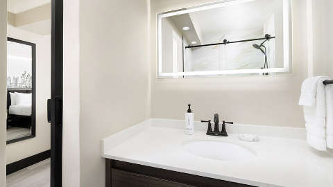Guest room