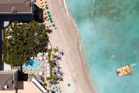 Unterkunft - Moana Surfrider, A Westin Resort & Spa - Ansicht der Pool - HONOLULU