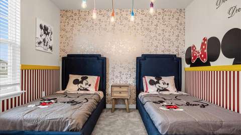 Accommodation - Windsor Island Resort Townhomes - Guest room
