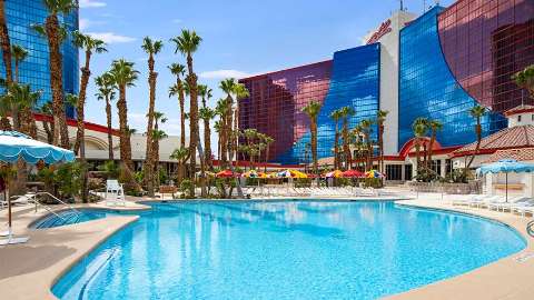 Accommodation - Rio Hotel & Casino - Pool view - Las Vegas