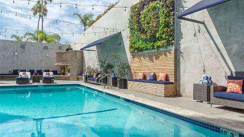 Accommodation - Hotel Angeleno Los Angeles - Pool view - Los Angeles