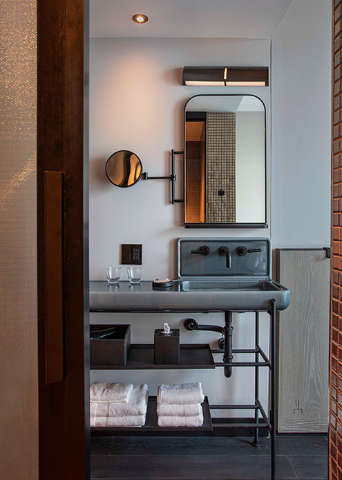 Guest room