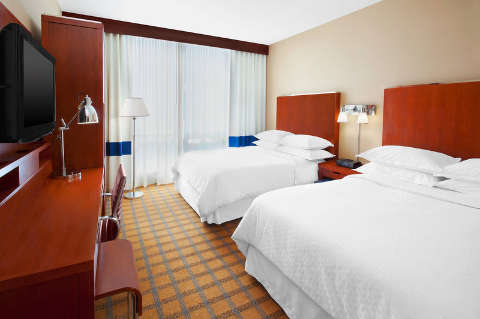 Accommodation - Four Points by Sheraton Long Island City/Queensboro Bridge - Guest room - Long Island City
