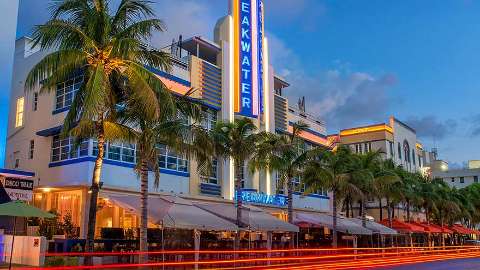 Unterkunft - Hotel Breakwater - Außenansicht - Miami