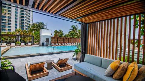 Accommodation - The Diplomat Beach Resort, Curio Collection - Pool view