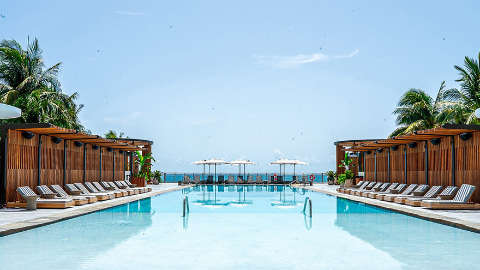 Accommodation - Signia by Hilton Diplomat Beach Resort - Pool view - Miami