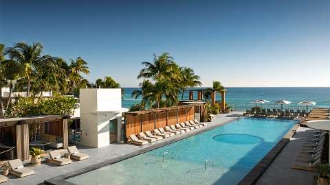 Accommodation - Signia by Hilton Diplomat Beach Resort - Pool view - Miami