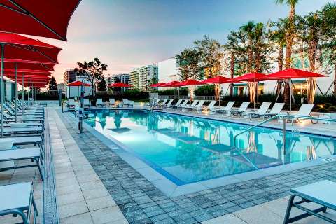 Unterkunft - Residence Inn Miami Beach Surfside - Ansicht der Pool - Surfside