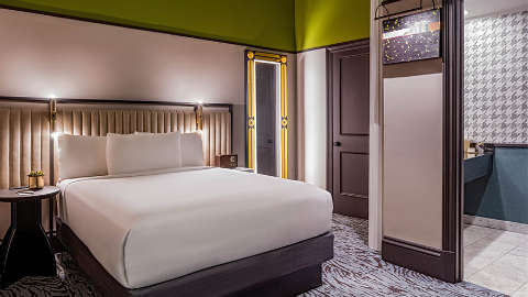 Guest room
