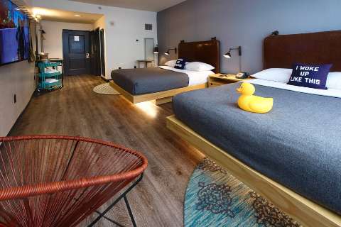 Accommodation - MOXY New Orleans Downtown/French Quarter Area - Guest room - New Orleans