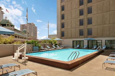 Accommodation - DoubleTree by Hilton New Orleans - Pool view - New Orleans