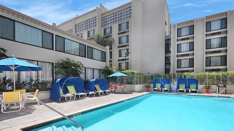 Accommodation - Holiday Inn & Suites Anaheim - Pool view - Anaheim