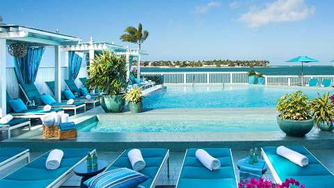 Acomodação - Ocean Key Resort & Spa - Vista para a Piscina - KEY WEST