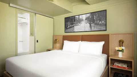 Guest room