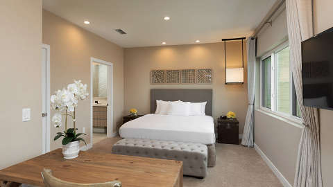 Guest room