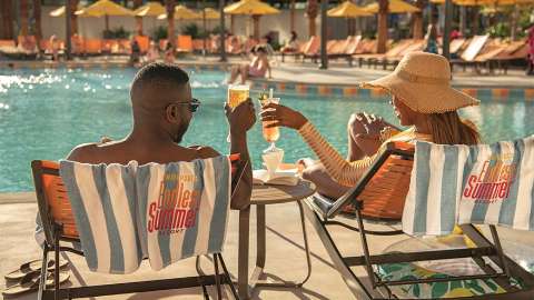Alojamiento - Universal Endless Summer – Dockside Inn & Suites - Vista al Piscina - Orlando