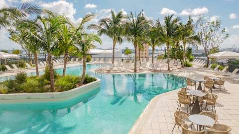 Accommodation - Gale Hotel Miami Hotel & Residences - Pool view