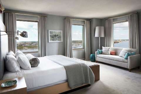 Accommodation - Hilton Philadelphia at Penn&apos;s Landing - Guest room - Philadelphia