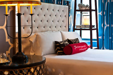 Accommodation - Hotel Monaco Philadelphia - Guest room - Philadelphia