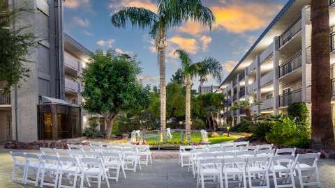 Accommodation - Holiday Inn & Suites PHOENIX AIRPORT - Restaurant - Phoenix