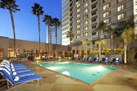 Acomodação - DoubleTree by Hilton Hotel San Diego - Mission Valley - Vista para a Piscina - San Diego