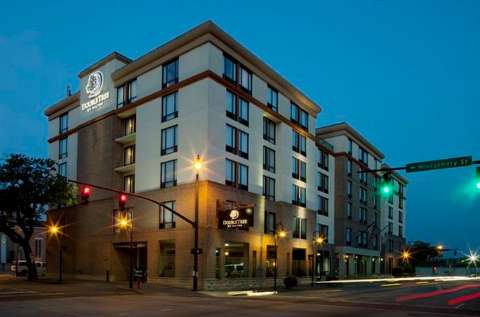 Accommodation - Doubletree Hotel Historic Savannah - Exterior view - SAVANNAH