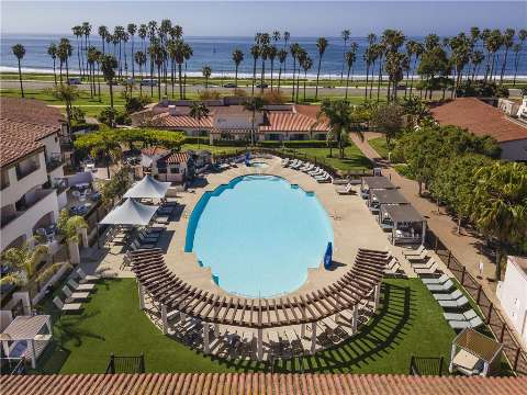 Accommodation - Hilton Santa Barbara Beachfront Resort - Pool view - Santa Barbara