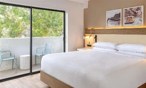 Guest room