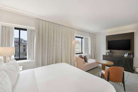 Accommodation - Capital Hilton - Guest room - Washington