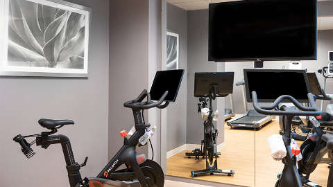 Accommodation - The Churchill Hotel near Embassy Row - Recreational facility