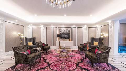 Accommodation - The Churchill Hotel near Embassy Row - Lobby view