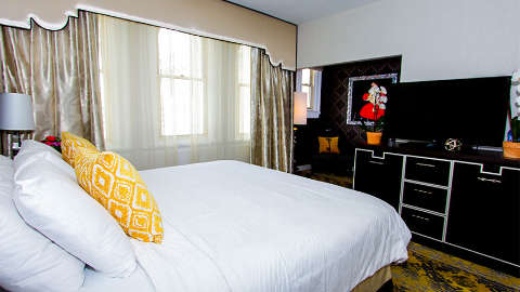 Accommodation - The Churchill Hotel near Embassy Row - Guest room