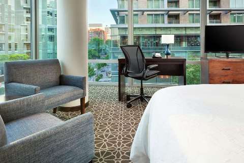 Accommodation - Hilton Garden Inn Washington DC/Georgetown Area - Guest room - Washington