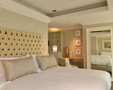 Accommodation - Cape Royale Residences - Guest room - CAPE TOWN