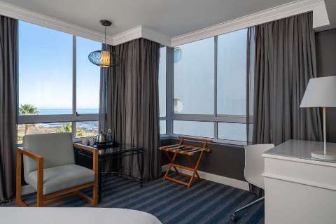 Accommodation - RADISSON COLLECTION WATERFRONT CPT - Guest room - Cape Town